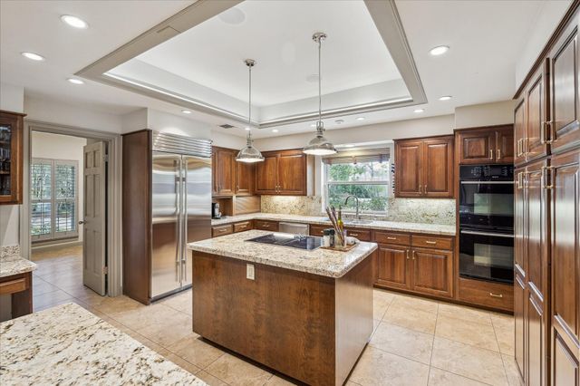 5 Lochtyne Circle, Houston, TX 77024