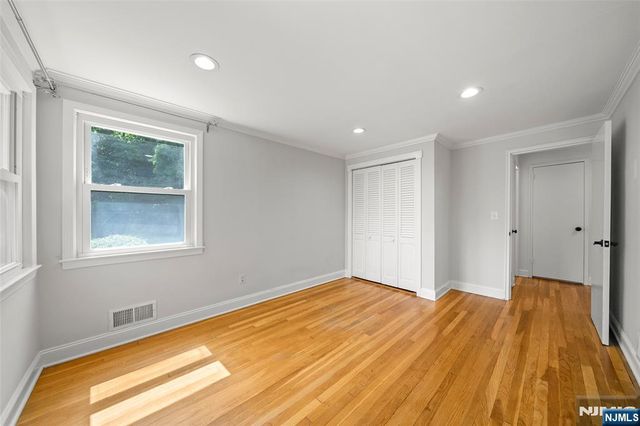 14 Greenway Court, Closter, NJ 07624