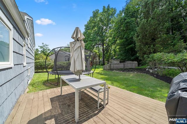 14 Greenway Court, Closter, NJ 07624