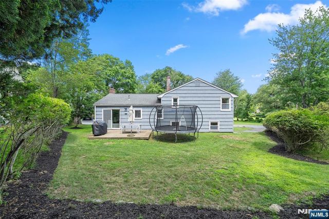 14 Greenway Court, Closter, NJ 07624