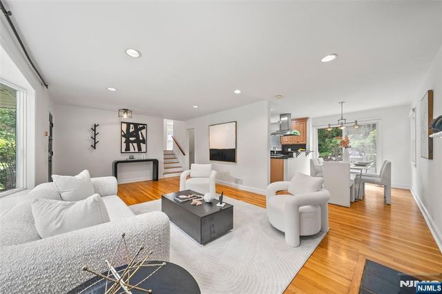 14 Greenway Court, Closter, NJ 07624