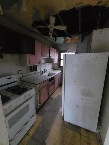 2605 N Pine Street, Waukegan, IL 60087