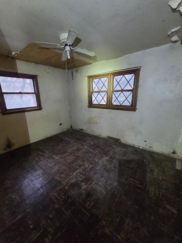 2605 N Pine Street, Waukegan, IL 60087