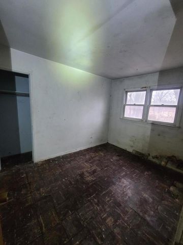 2605 N Pine Street, Waukegan, IL 60087