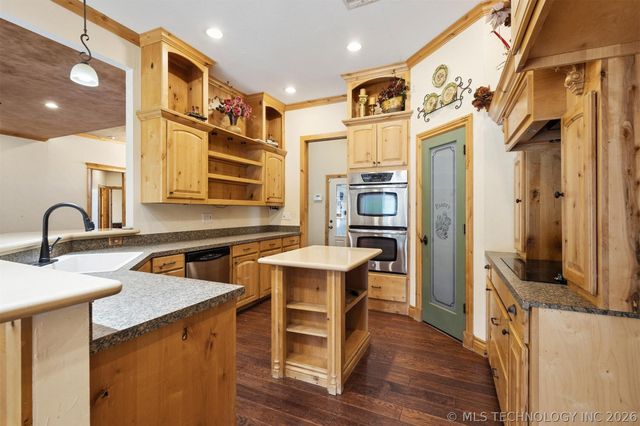 383 Bridlewood Drive, Durant, OK 73449