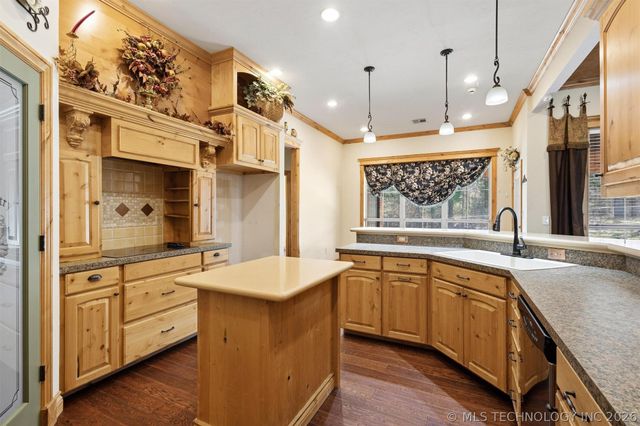 383 Bridlewood Drive, Durant, OK 73449