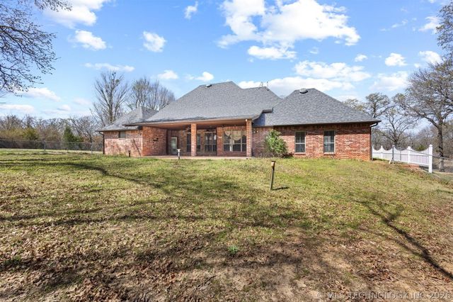 383 Bridlewood Drive, Durant, OK 73449