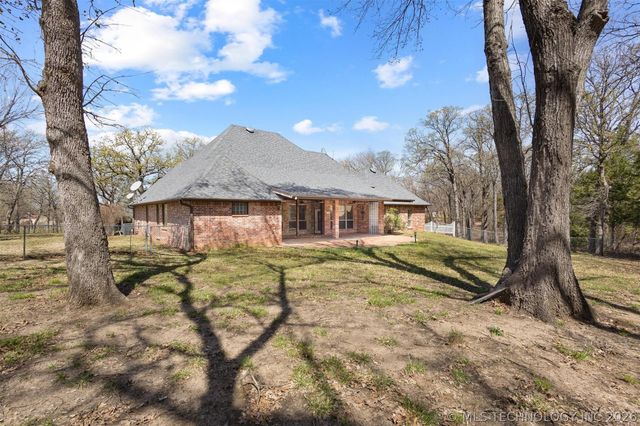 383 Bridlewood Drive, Durant, OK 73449