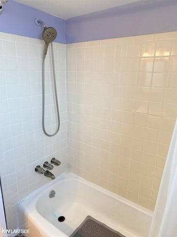 21300 Briarcliff Street, Saint Clair Shores, MI 48082