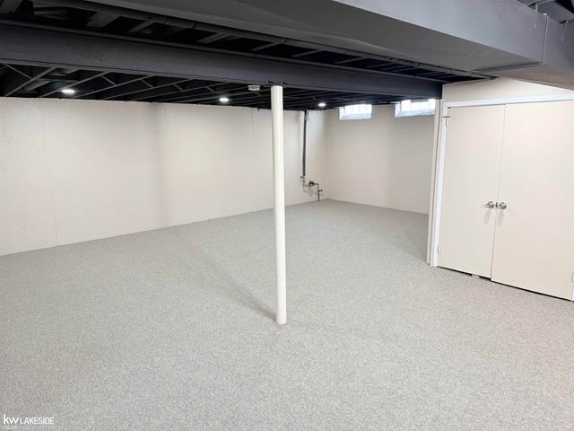 21300 Briarcliff Street, Saint Clair Shores, MI 48082