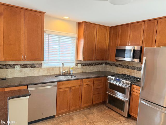 21300 Briarcliff Street, Saint Clair Shores, MI 48082