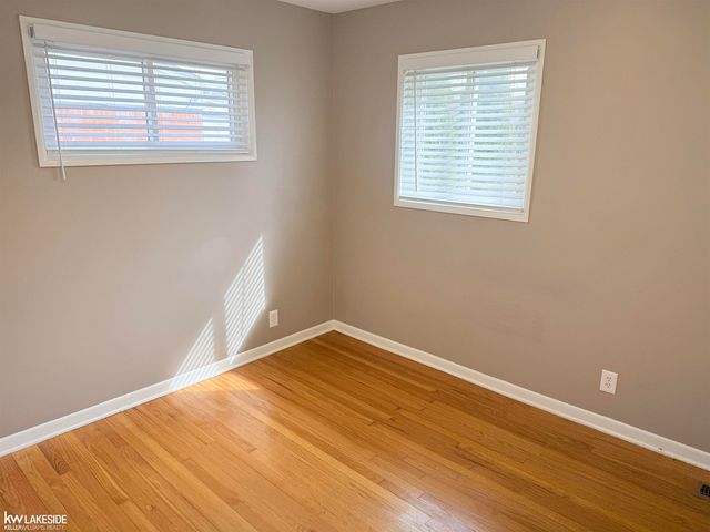 21300 Briarcliff Street, Saint Clair Shores, MI 48082