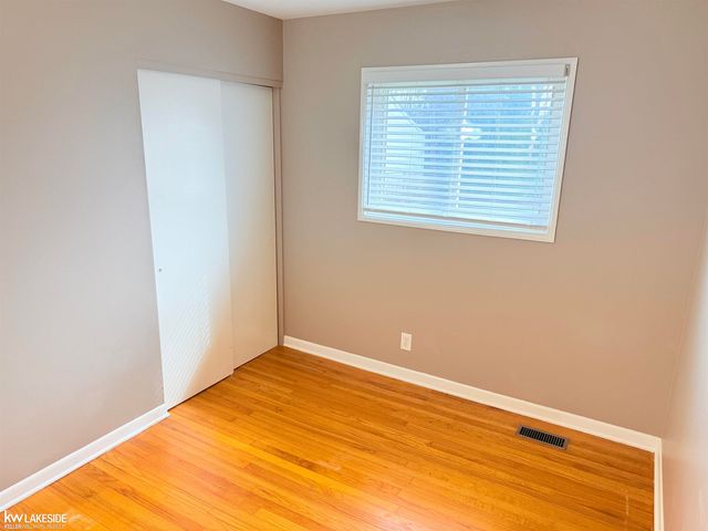 21300 Briarcliff Street, Saint Clair Shores, MI 48082