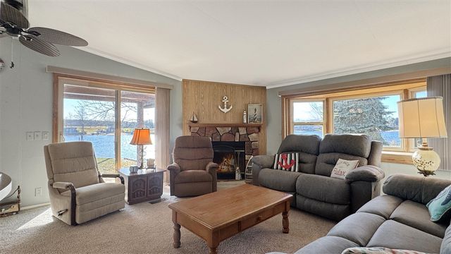 9372 Lakeview Drive, Cadillac, MI 49601