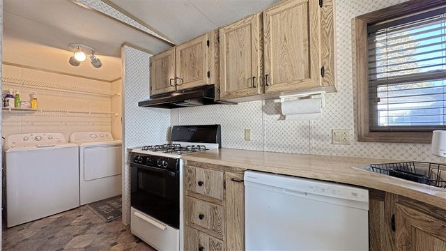 9372 Lakeview Drive, Cadillac, MI 49601