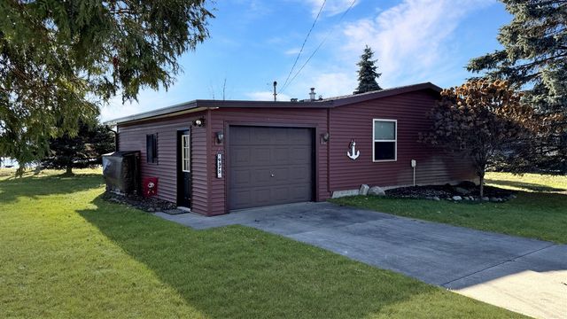 9372 Lakeview Drive, Cadillac, MI 49601