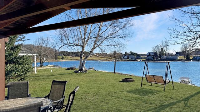 9372 Lakeview Drive, Cadillac, MI 49601