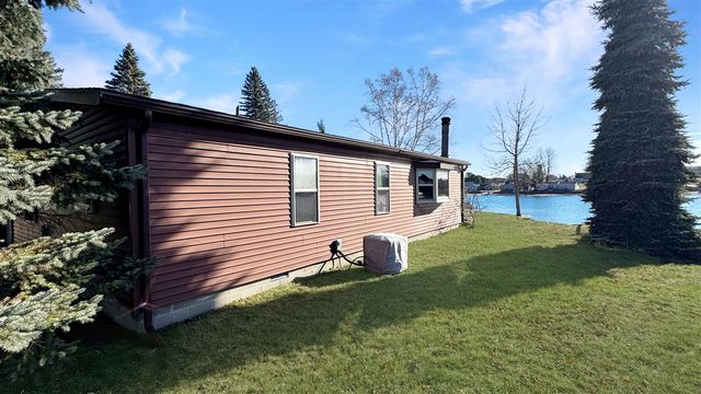 9372 Lakeview Drive, Cadillac, MI 49601