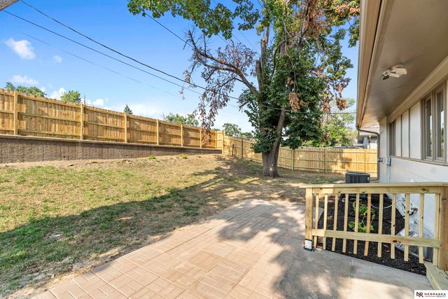 9658 Corby Street, Omaha, NE 68134