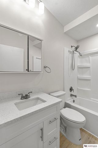 9658 Corby Street, Omaha, NE 68134