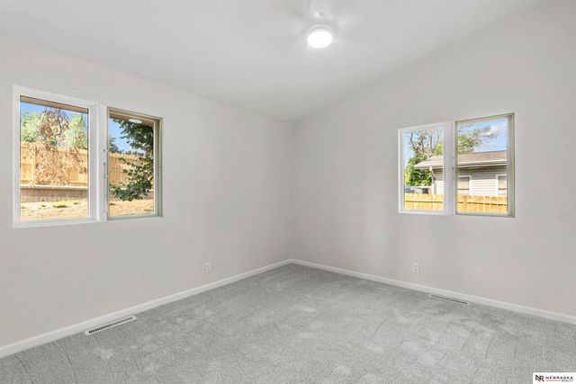 9658 Corby Street, Omaha, NE 68134