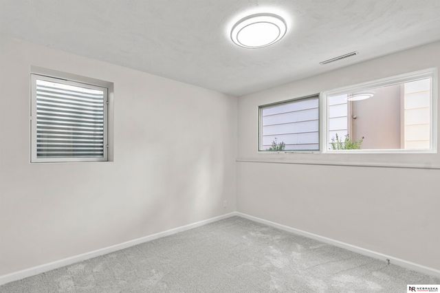 9658 Corby Street, Omaha, NE 68134