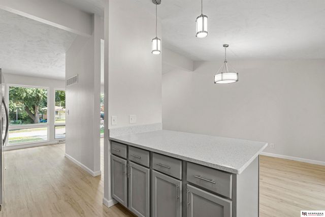 9658 Corby Street, Omaha, NE 68134
