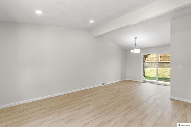 9658 Corby Street, Omaha, NE 68134