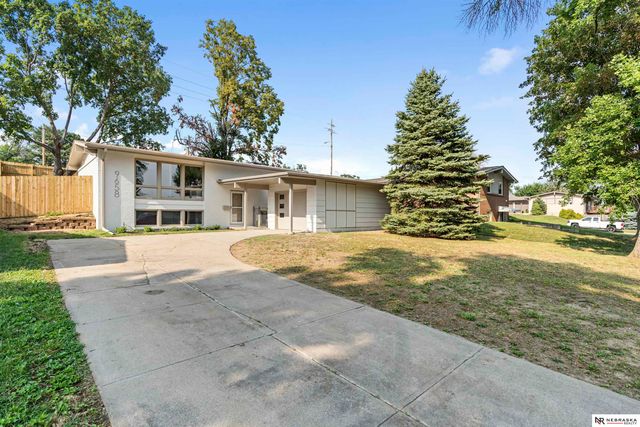9658 Corby Street, Omaha, NE 68134