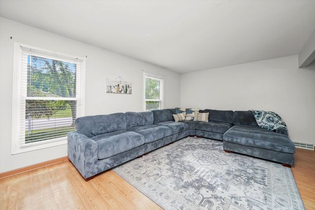 41 Lockman Circle, Elgin, IL 60123