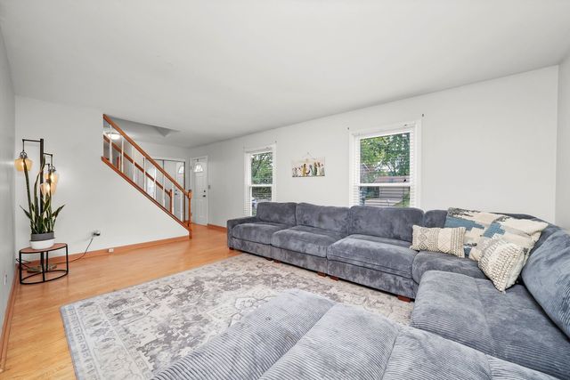 41 Lockman Circle, Elgin, IL 60123