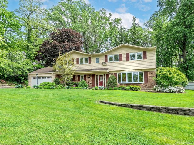 149 Chestnut Road, Manhasset, NY 11030