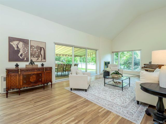 149 Chestnut Road, Manhasset, NY 11030
