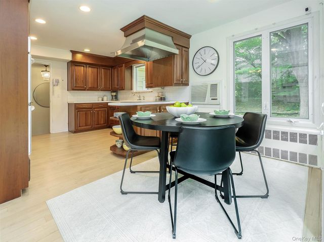 149 Chestnut Road, Manhasset, NY 11030