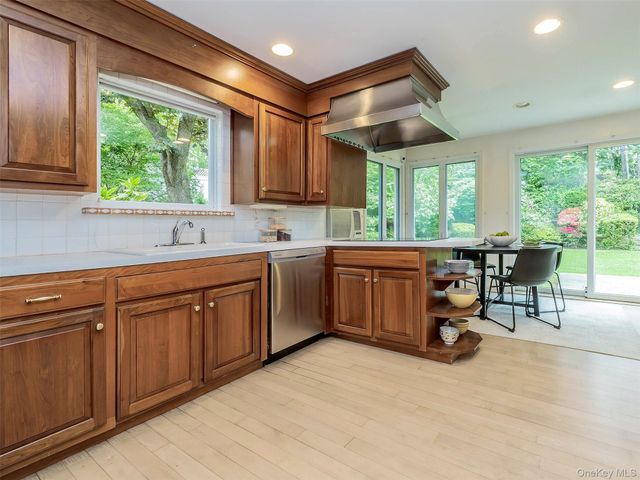149 Chestnut Road, Manhasset, NY 11030