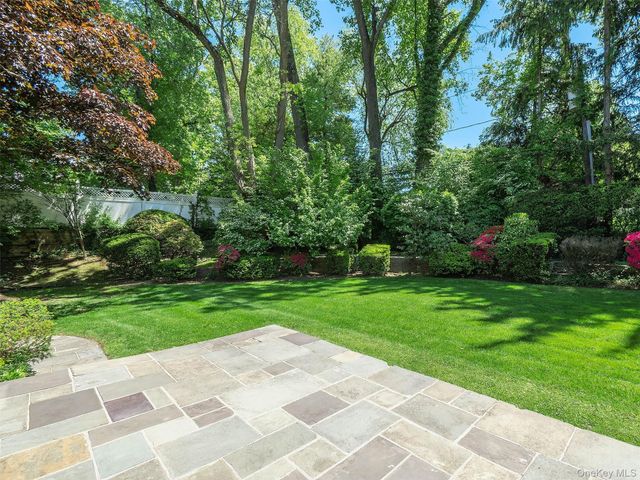 149 Chestnut Road, Manhasset, NY 11030
