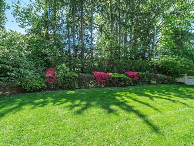 149 Chestnut Road, Manhasset, NY 11030