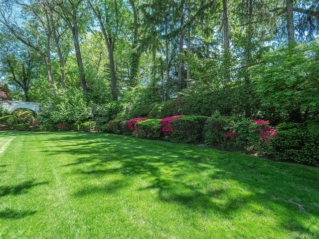 149 Chestnut Road, Manhasset, NY 11030