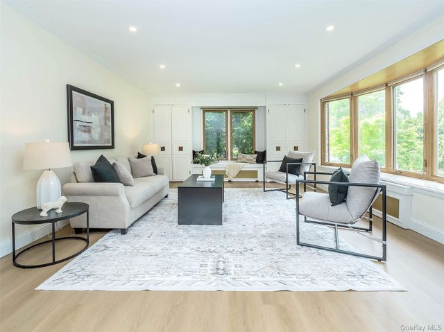 149 Chestnut Road, Manhasset, NY 11030