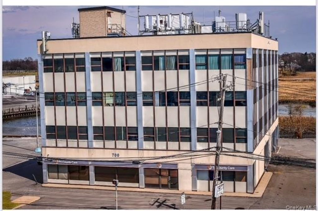 700 Rockaway Turnpike Floor 1, Lawrence, NY 11559 — exterior