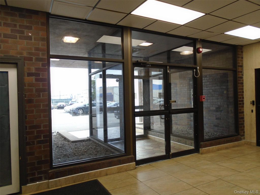 700 Rockaway Turnpike Floor 1, Lawrence, NY 11559 — photo 3
