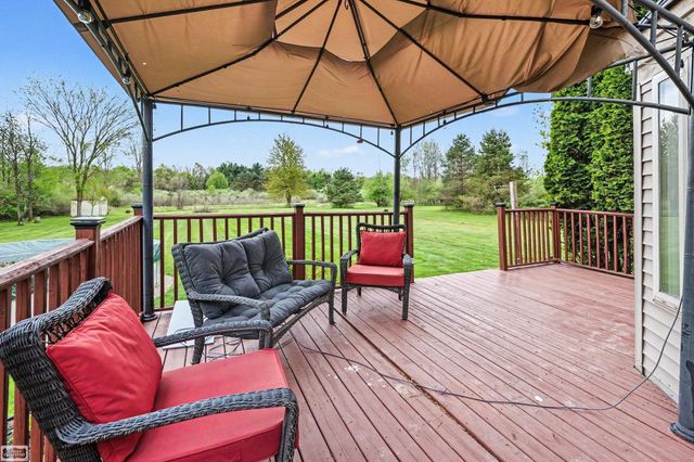 12525 Metcalf Road, Emmett, MI 48022