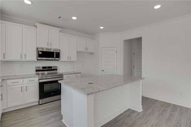 7240 Millbrae Walk, Flowery Branch, GA 30542