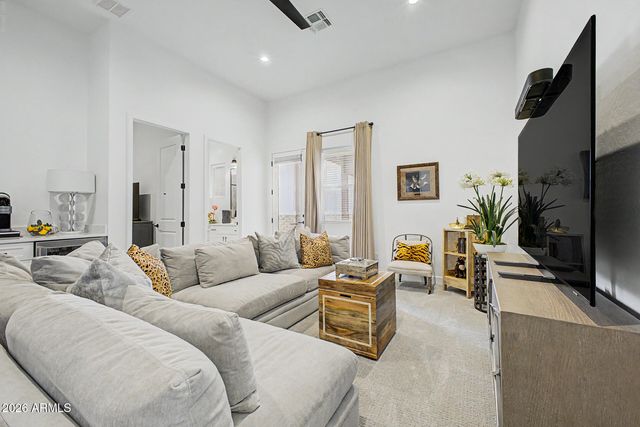 39012 N 6TH Drive, Phoenix, AZ 85086