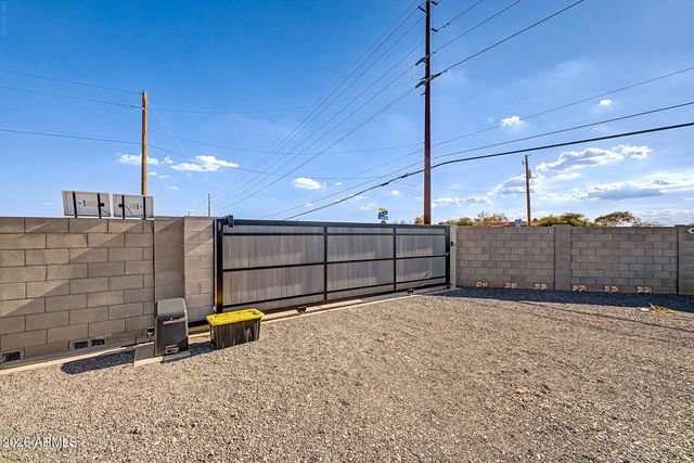 39012 N 6TH Drive, Phoenix, AZ 85086