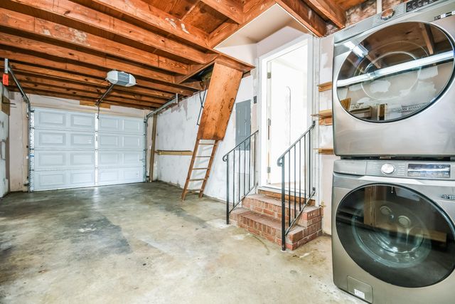2373 Otranto Road, North Charleston, SC 29406