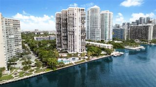 2333 Brickell Ave 1406, Miami, FL 33129