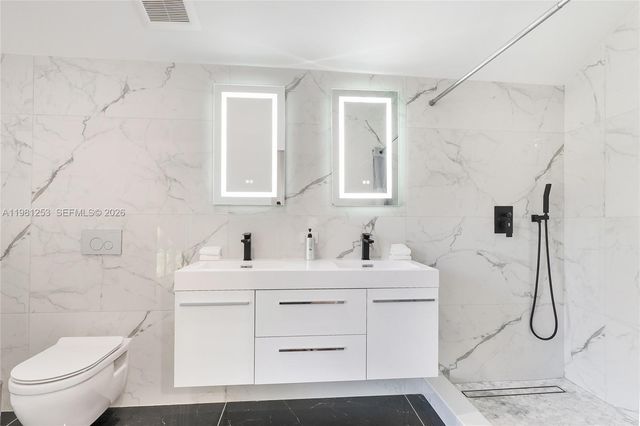 7810 Miami View Dr, North Bay Village, FL 33141