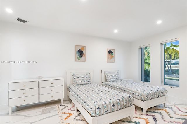 7810 Miami View Dr, North Bay Village, FL 33141