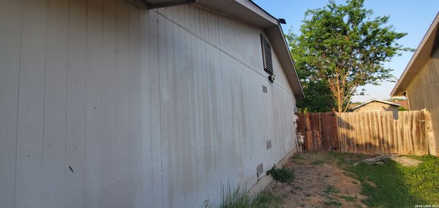 8982 Old Sky, San Antonio, TX 78242
